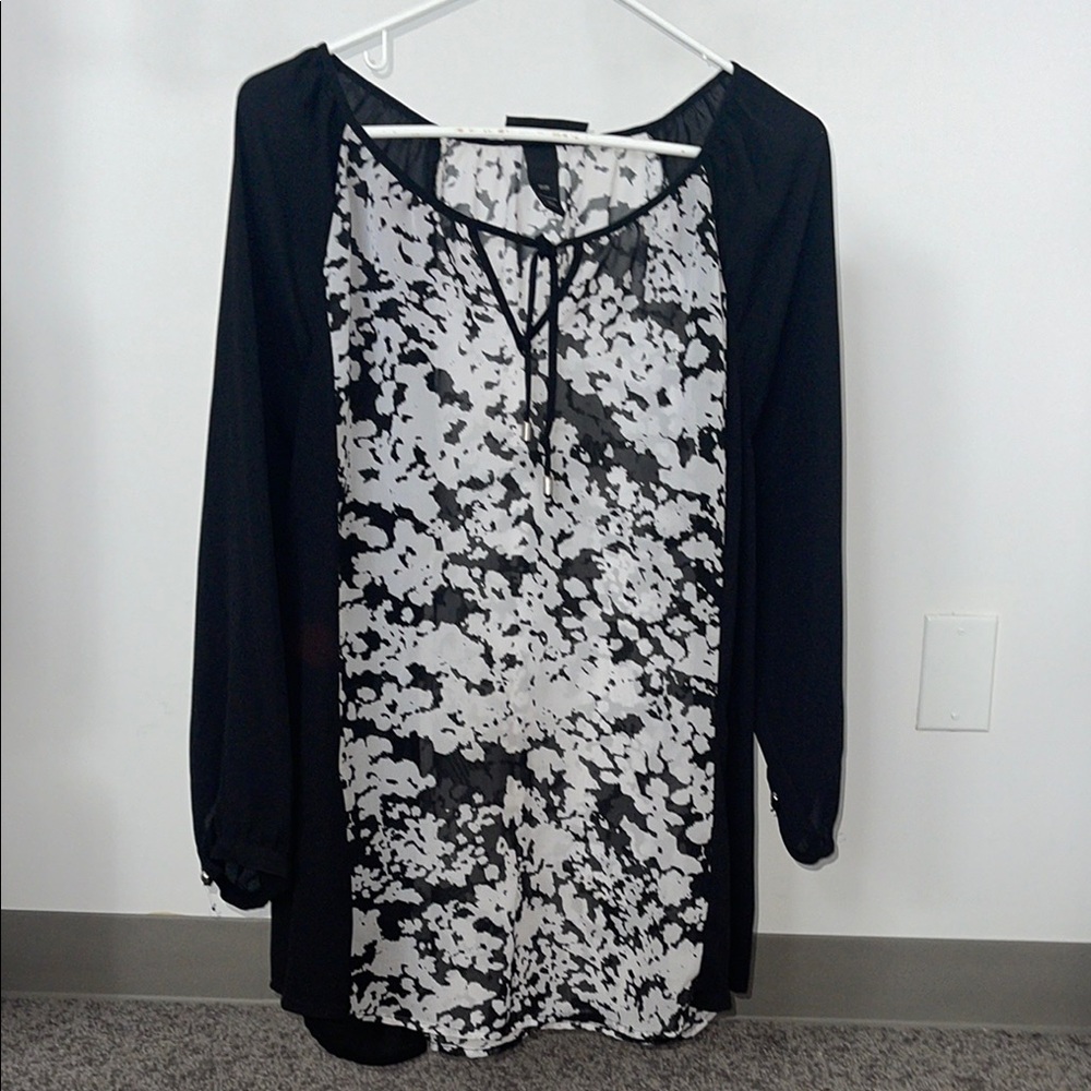 Black and White Women's Plus Size Top